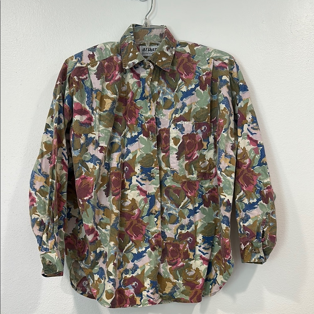 At Last Basics 90s Vintage Wearable Art Multicolor Floral Button-up Shirt